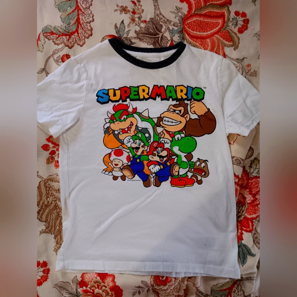 Old Navy Boys size 8 (M) T shirt